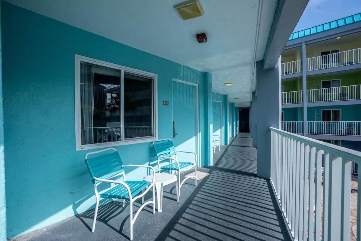 Steps From The Beach, Pool Access 克利尔沃特 外观 照片